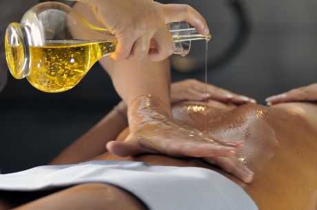 Saturnia_Golden_Body_Treatment2