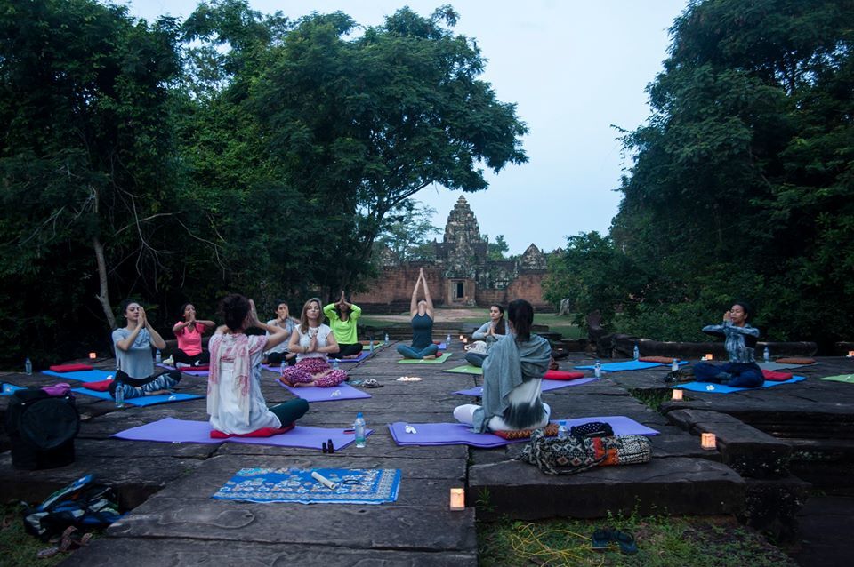 8_Yoga_at_the_Temple